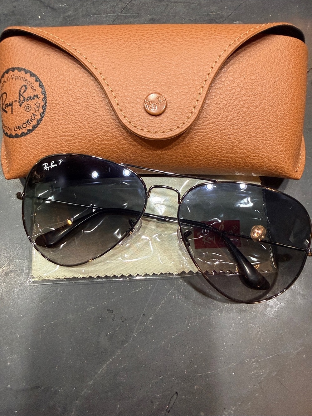Ray-Ban Aviator Sunglasses Polarized- NWOT rb3025